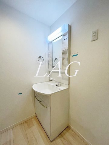 洗面設備　独立洗面台です。