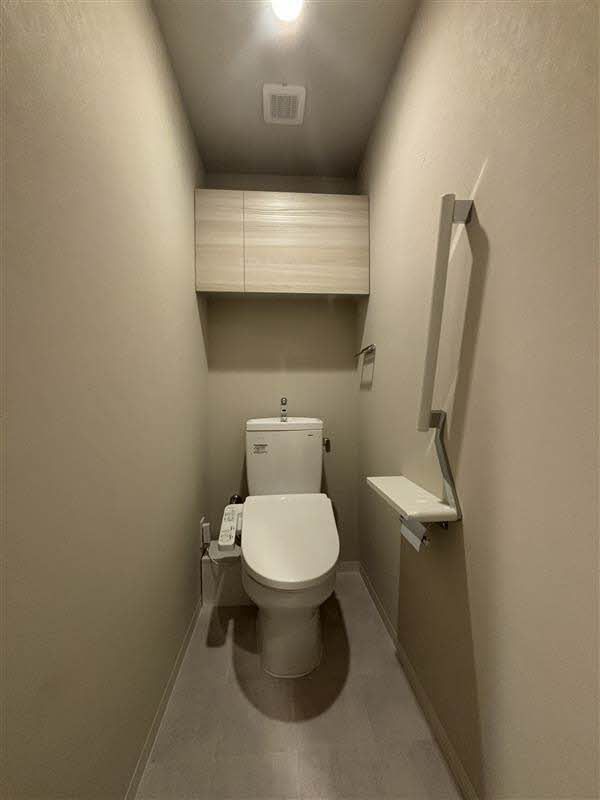 その他部屋・スペース　温水洗浄便座付きトイレ