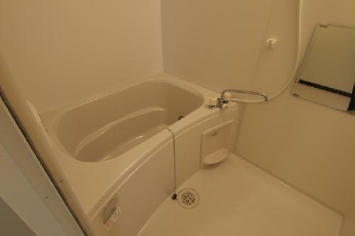 バス・シャワールーム　ちょっと広めのお風呂で疲れを取りましょう