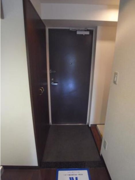 玄関　弊社は都内全域の物件をご紹介可能です！