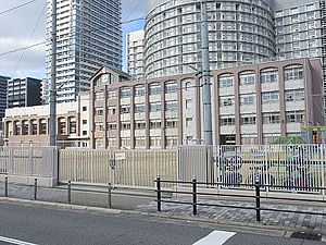 小学校　大阪市立扇町小学校（小学校）まで293m