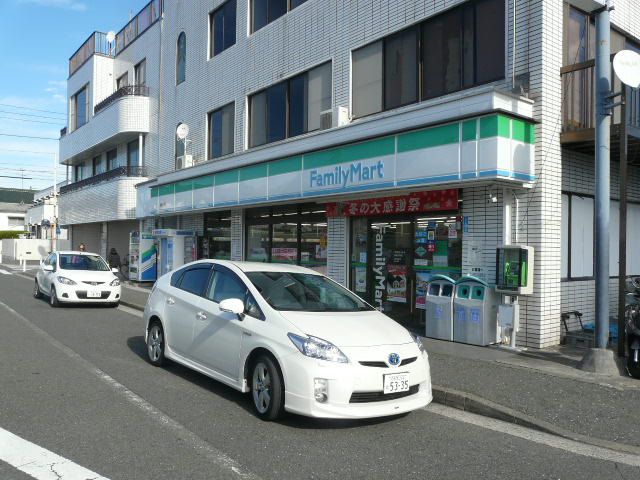 コンビニ　ファミリーマート 金沢柳町店（コンビニ）まで796m
