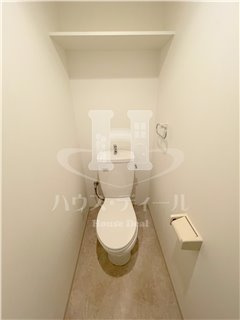 トイレ　別号室参考写真です