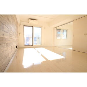 居室・リビング　★南向きで日当たり良好！★充実の設備完備！★安心の収納力！