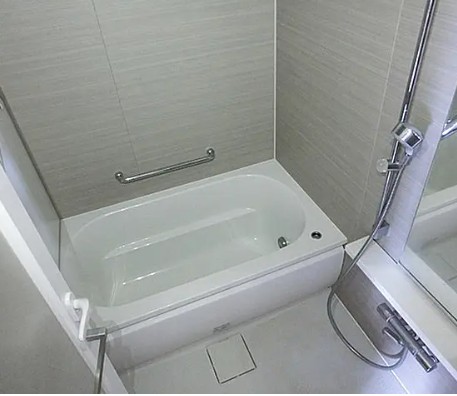 バス・シャワールーム　落ち着いた空間のお風呂です