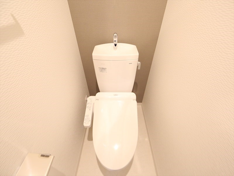 トイレ　温水洗浄暖房便座付トイレ