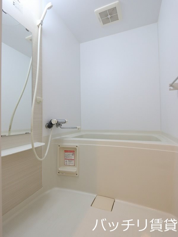 バス・シャワールーム　別号室の画像。現況を優先します。