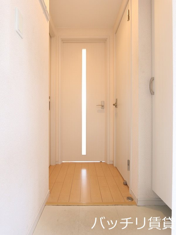 玄関　別号室の画像。現況を優先します。