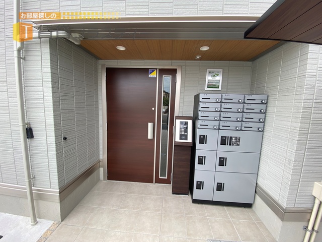 エントランス　安心のオートロック付