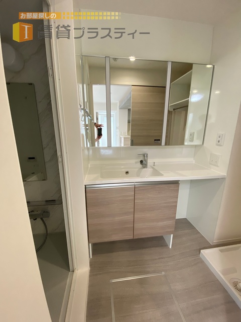 洗面設備　毎朝の準備も捗りますね！