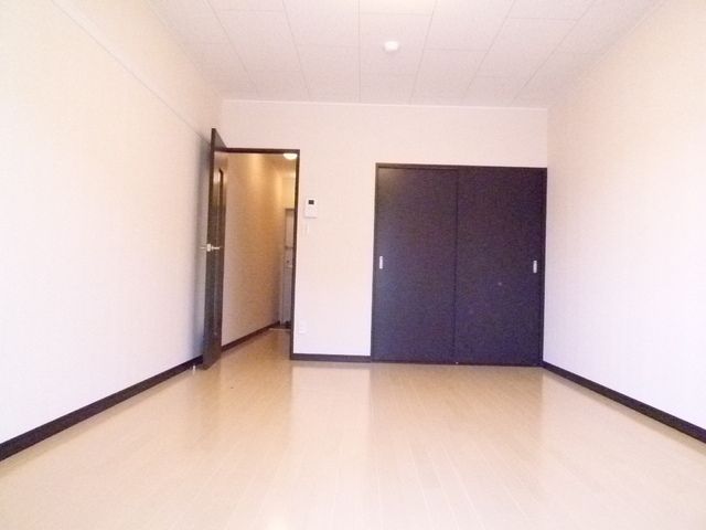 その他部屋・スペース　２階以上はじゅうたん張りです