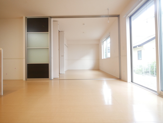 居室・リビング　★フローリングの綺麗なリビングルームですね★