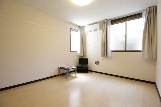 居室・リビング　★明るい洋室★