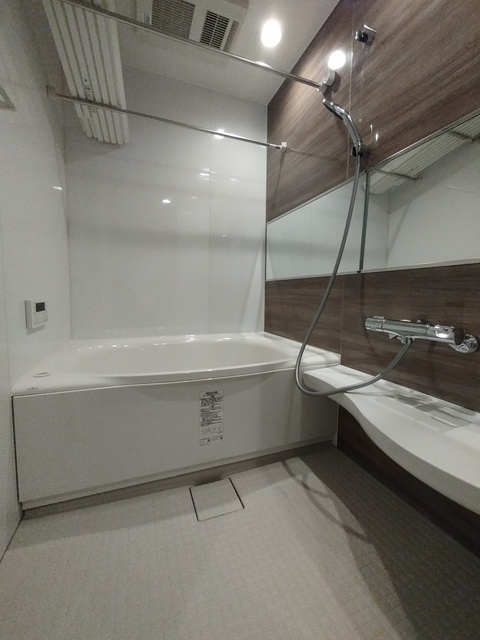 バス・シャワールーム　※別部屋写真