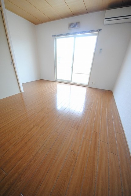 居室・リビング　写真は２０１号室