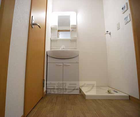 洗面設備　朝シャンも楽ちん。