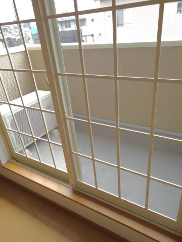 バルコニー　外からの目が気にならないバルコニーで洗濯物が干せます