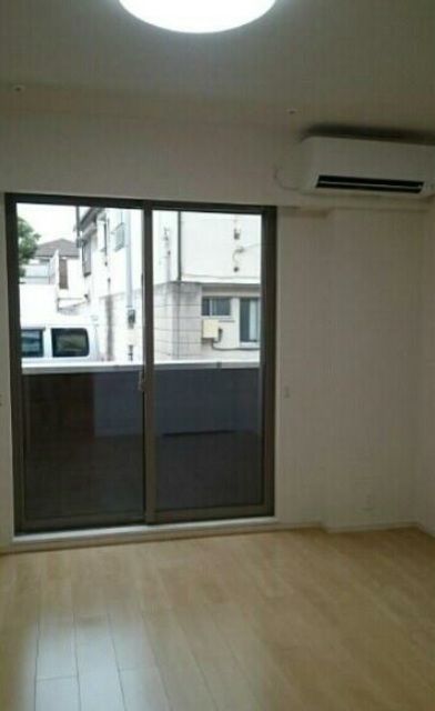 居室・リビング　室内