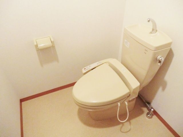 トイレ　ウォシュレット付き♪