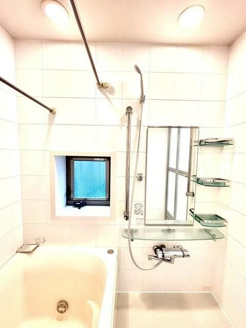 バス・シャワールーム　お風呂で日々の疲れを落としましょう