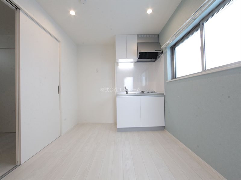 居室・リビング　ＤＫ6.1帖　洋室3.7帖とつなげても使えます　同型写真