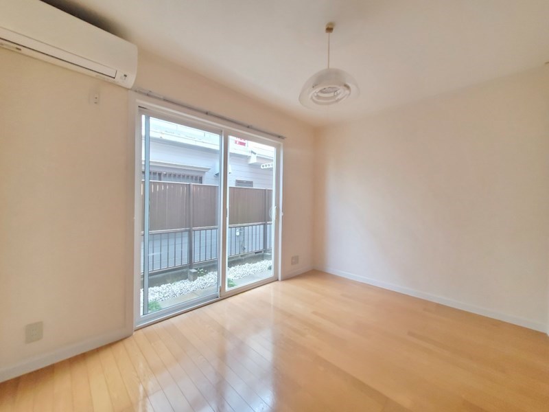 居室・リビング　※参考写真（別室）