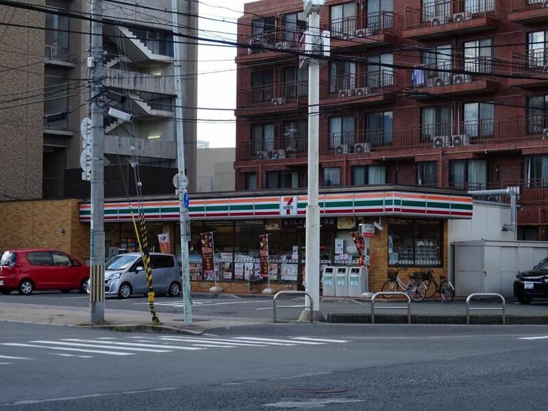 コンビニ　セブンイレブン八丁西町店（コンビニ）まで33m