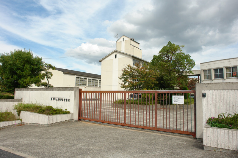 中学校　精華南中学校（中学校）まで862m