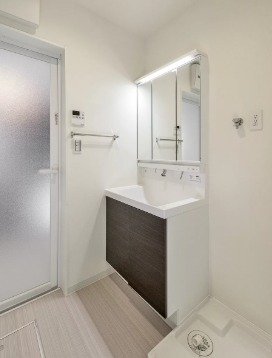 洗面設備　朝の支度が捗りそうですね