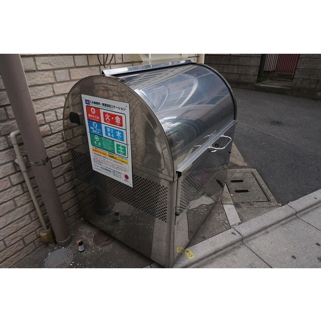 ロビー　ゴミ置き場