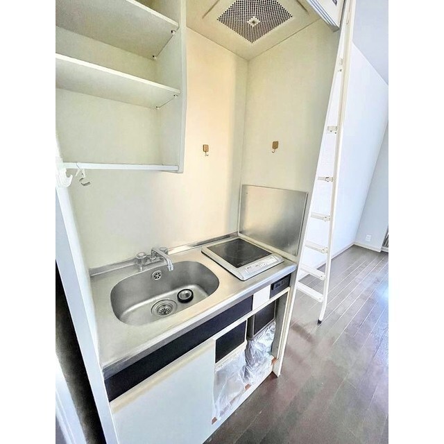 キッチン　１口のＩＨクッキングヒーター付き