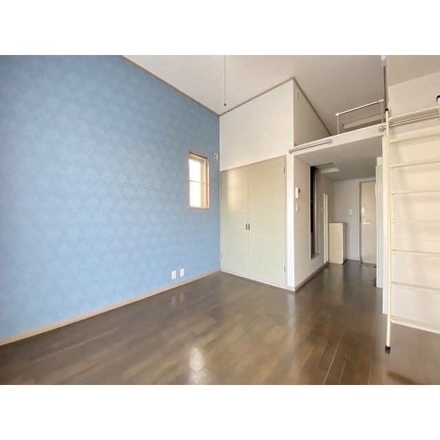 居室・リビング　室内