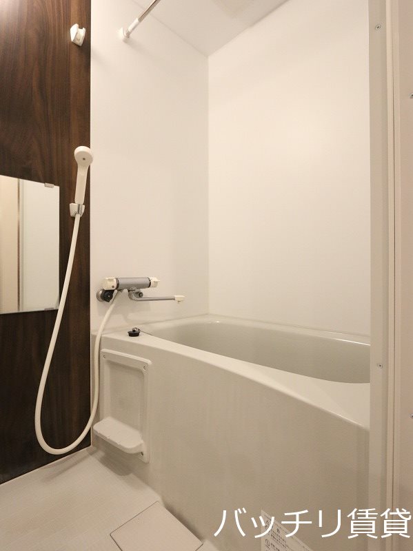バス・シャワールーム　※同アパート別部屋写真の為、現状優先。