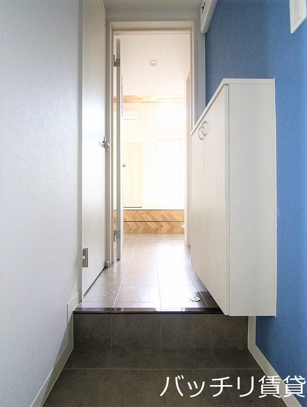 玄関　※同アパート別部屋写真の為、現状優先。