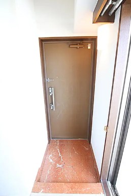 玄関　※こちらの写真は他部屋になり参考写真です