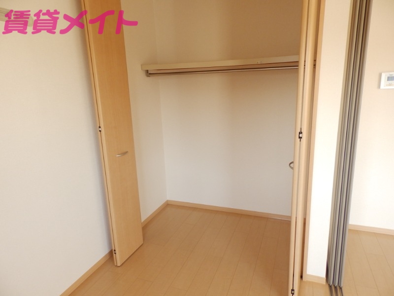 収納　同型参考写真