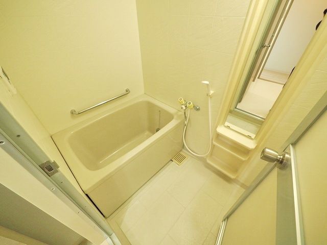 バス・シャワールーム　※別部屋参考写真です