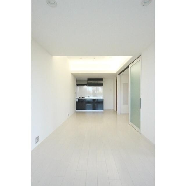 居室・リビング　こちらの居間で趣味の時間をお楽しみください