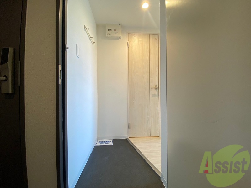 玄関　玄関の様子です。明るい印象ですね。気分もあがりそう。