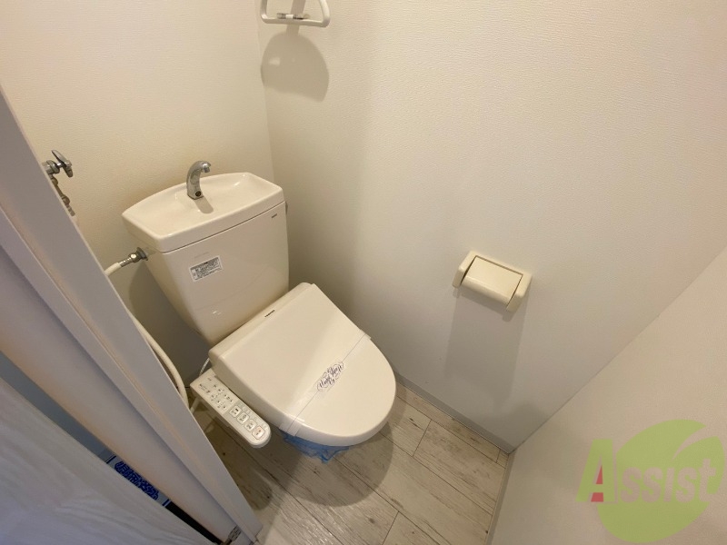 トイレ　こちらはトイレです。清潔感があり、安心して使用できます。