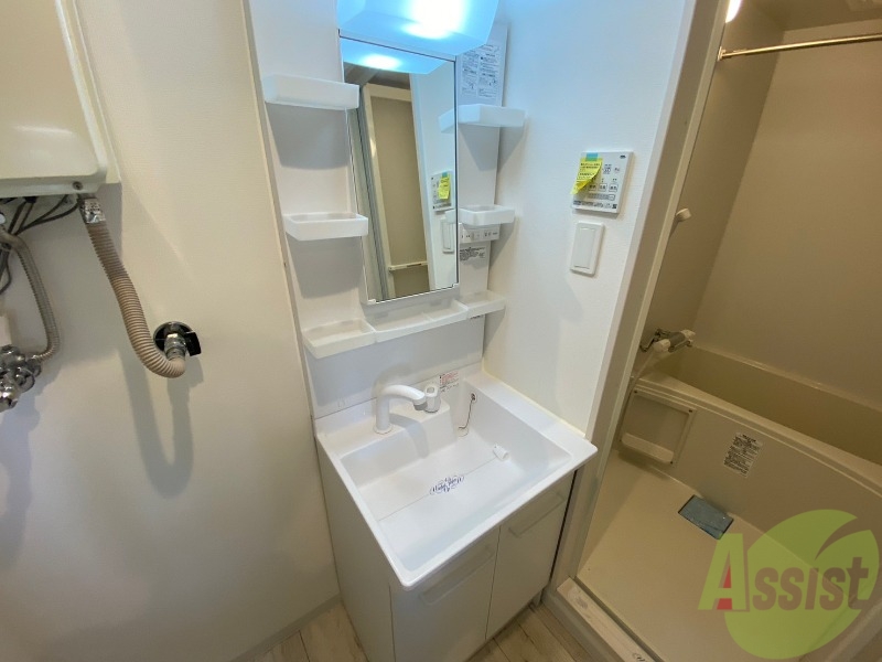 洗面設備　洗面台は独立していて使いやすそうですね。