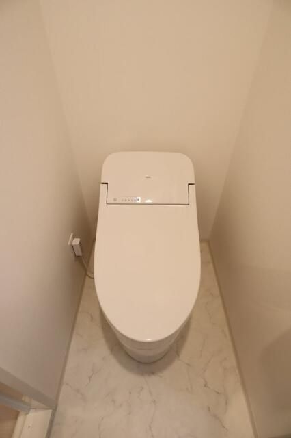 トイレ　別部屋反転写真