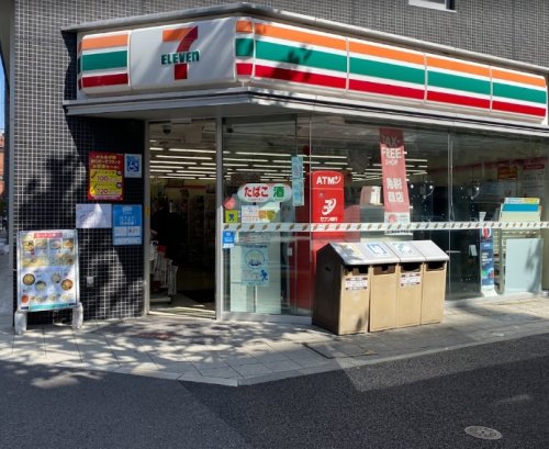 コンビニ　セブンイレブン 千代田岩本町2丁目店（コンビニ）まで133m