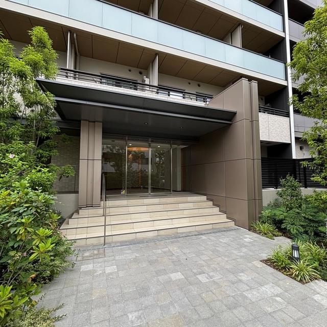 エントランス　建物の内部です