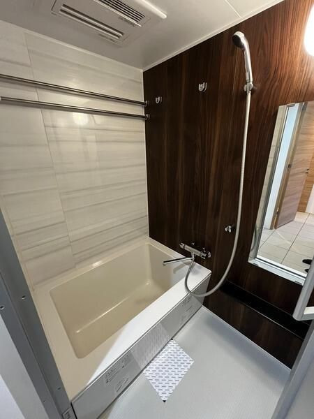 バス・シャワールーム　■浴室暖房乾燥機能