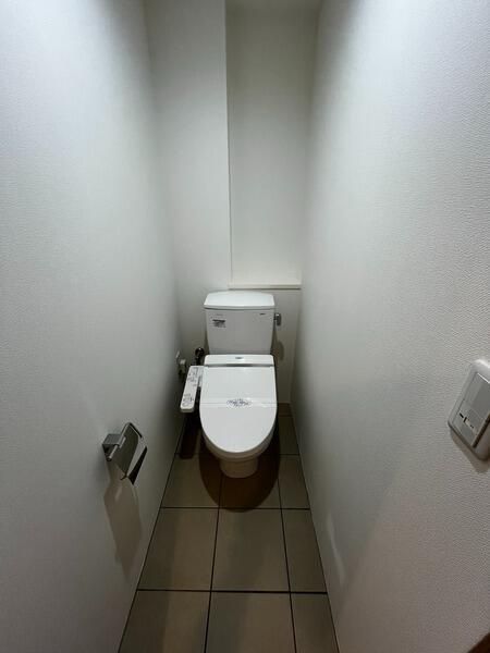 トイレ　■温水洗浄便座