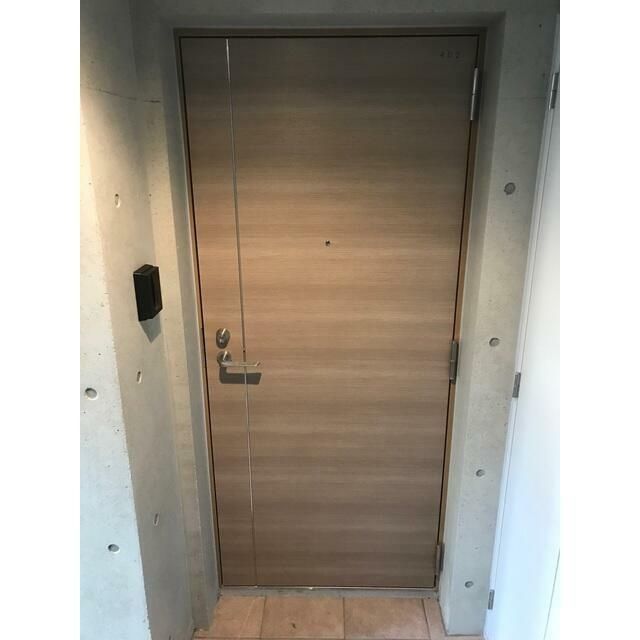 玄関　■モニタ付インターホン■シューズクローゼット■ダウンライト