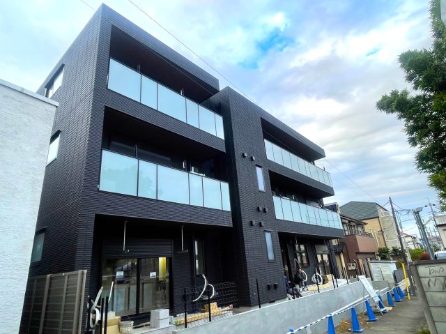 建物外観　広々としたお部屋でゆったりと快適に過ごせます♪