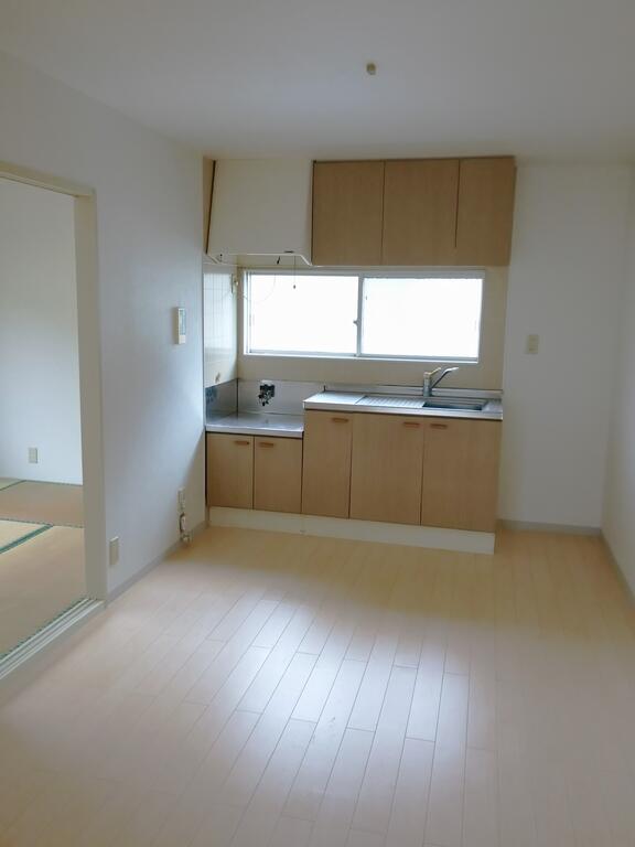 キッチン　小窓付きキッチン