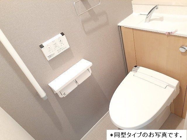 トイレ　※同タイプのお部屋の参考写真です。